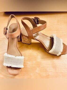 Bernardo Tan Leather & Cream Frayed Strap Block Heel Sandals 7.5